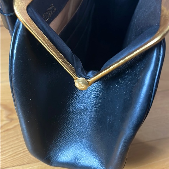 Bienen-Davis Chic Black and Gold Mini Bag so cute - Picture 7 of 16